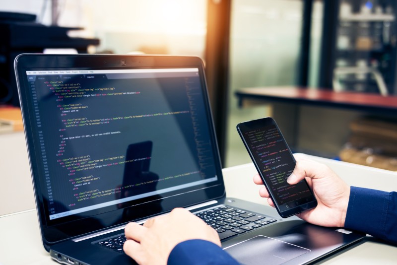 Tecnologia da Informação: Freelancer ou CLT? Prós e Contras