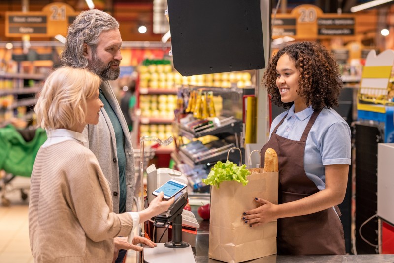 Supermercados têm vagas e dificuldades em contratar