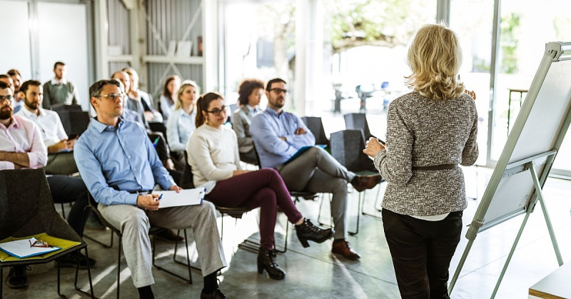 Treinamento on the job: treinamento no local de trabalho benefícios e como implementá-lo