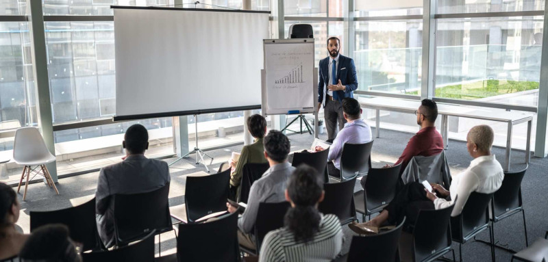 Treinamento e capacitação de funcionários